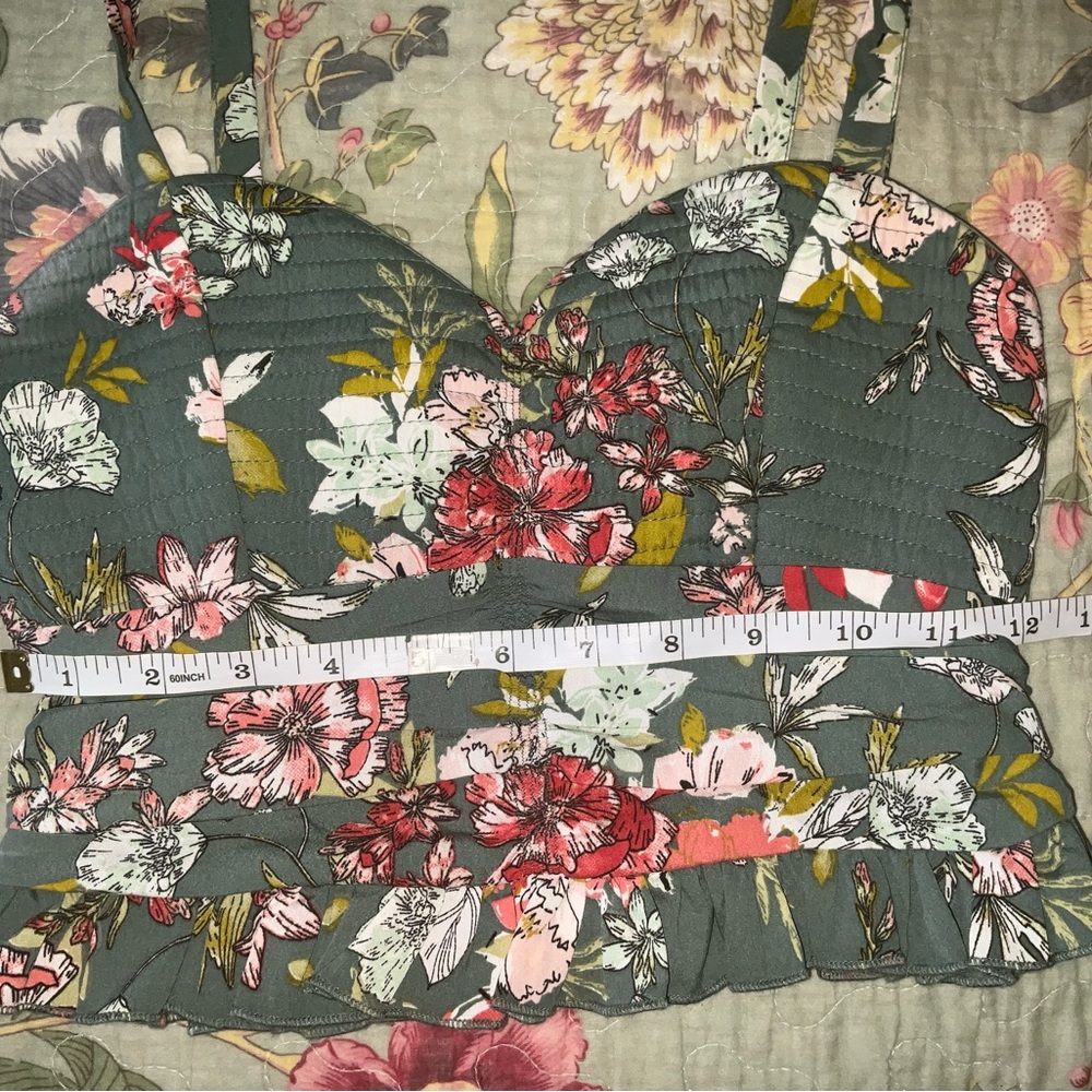 B.O.G EUC Floral Ruffled Sweetheart Crop Top in Olive Green - Picture 8 of 9